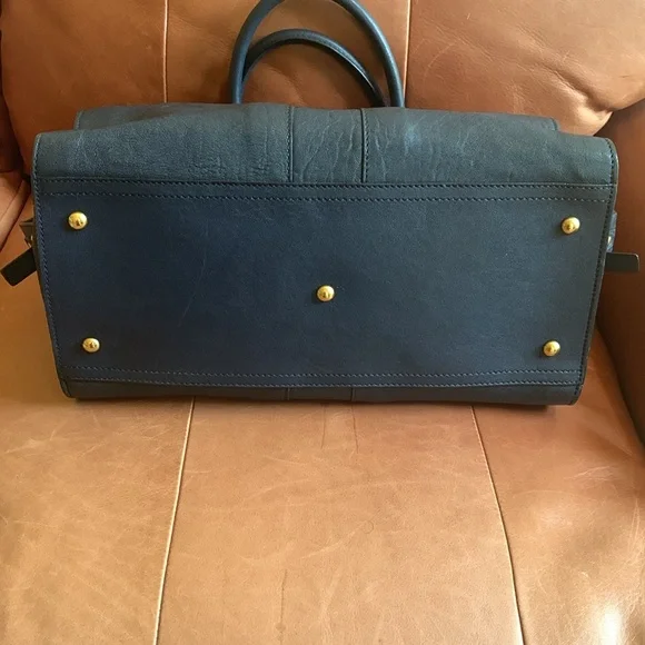 🦋Beautiful YSL Navy Blue Leather Handbag🦋 - Picture 6 of 14